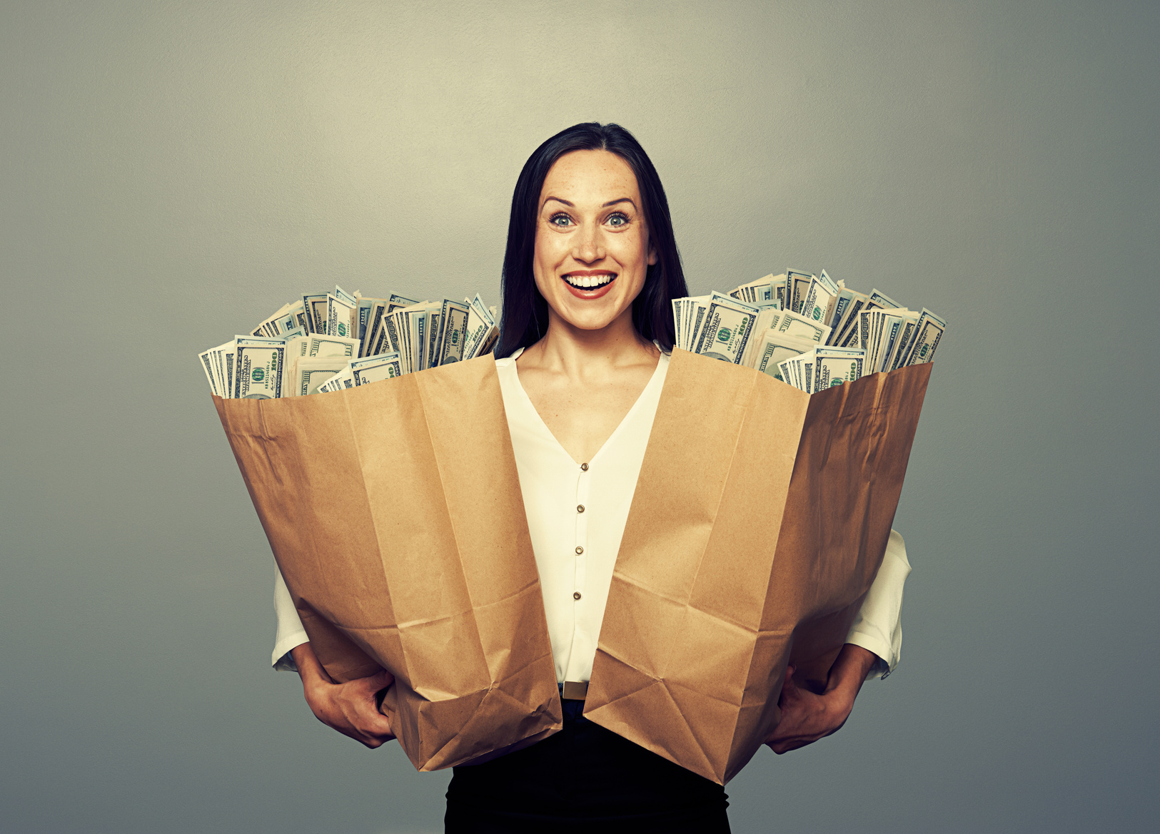 4 ways women can empower themselves financially