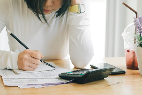 How long does debt reflect on your credit score?