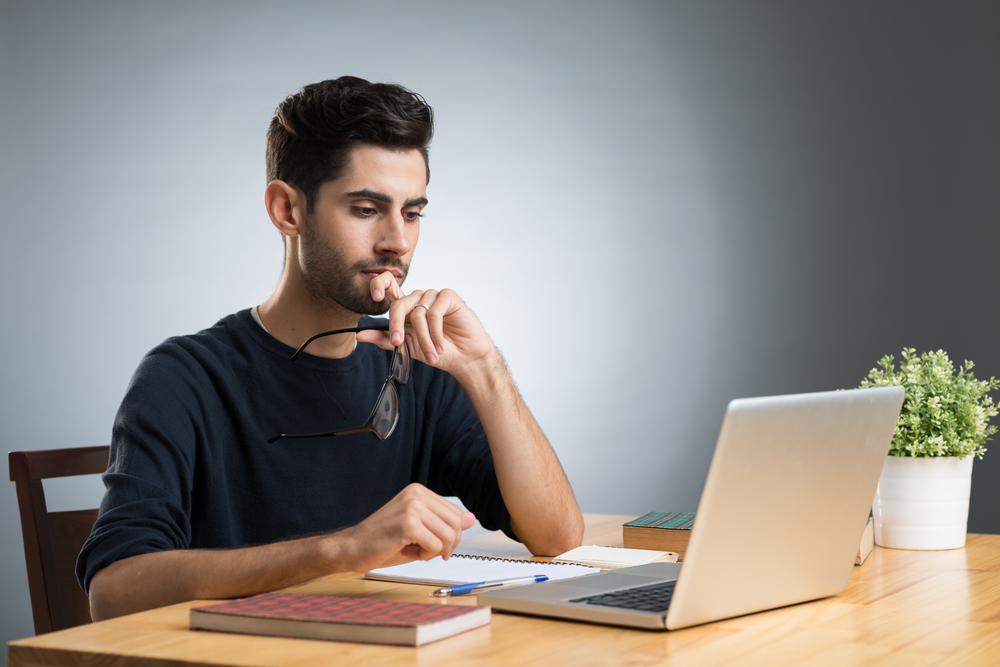 DIY investing: Benefits and risks 