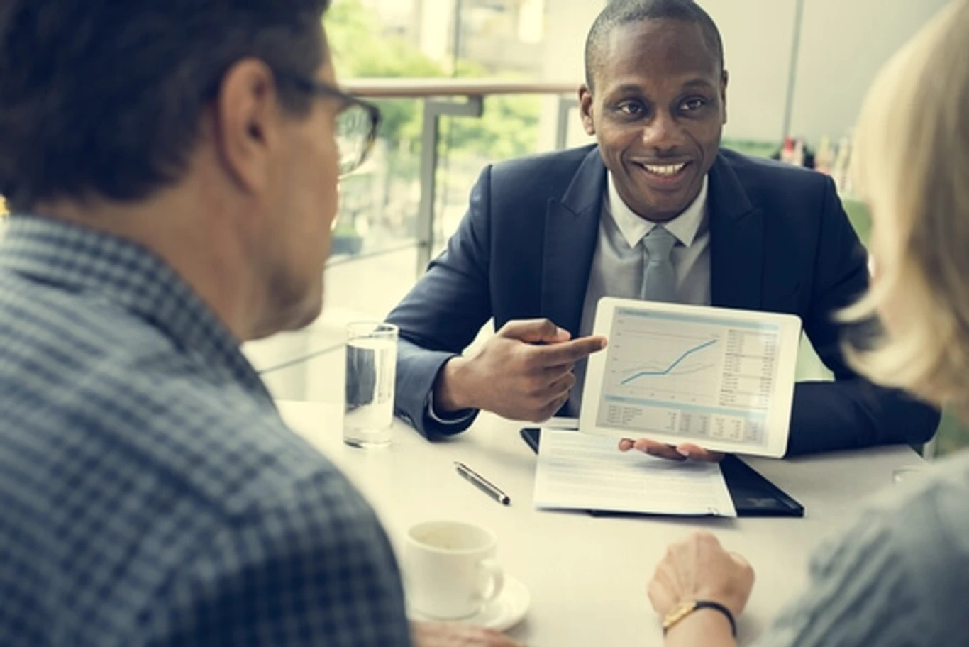 How Do Insurance Brokers Work JustMoney how-do-insurance-brokers-work-justmoney
